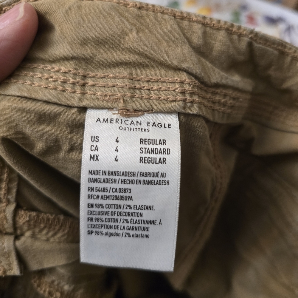 American Eagle Outfitters Khaki Cargo Pants - Picture 4 of 5
